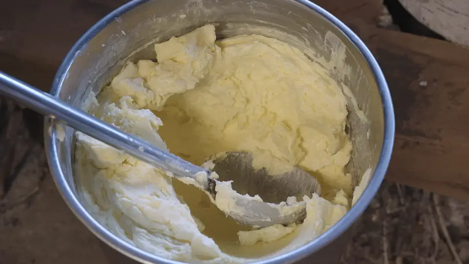 Fresh ghee being stirred in the Eliqo kitchen